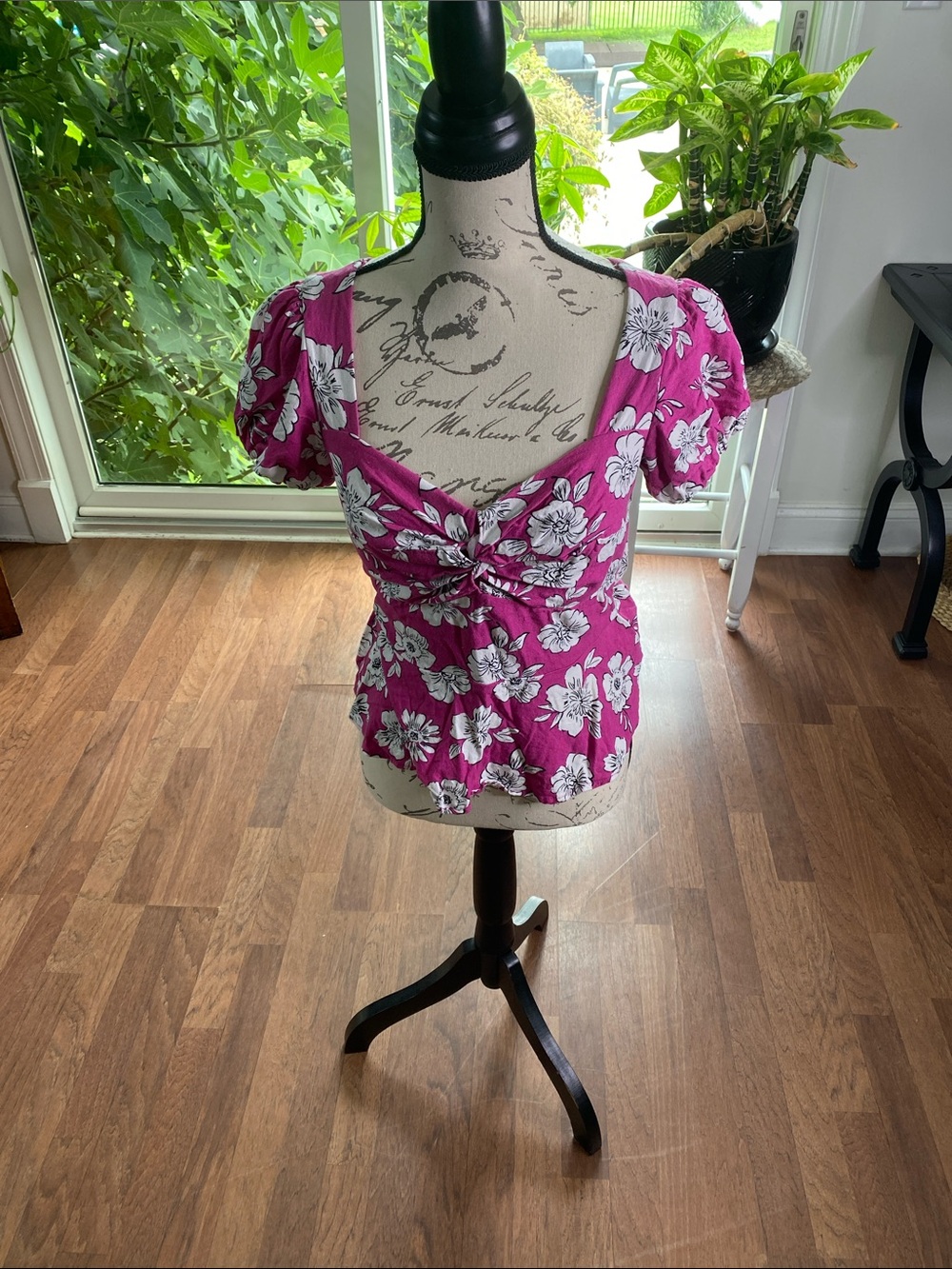 Francesca's Collections Fuchsia Floral Twist-Front Blouse